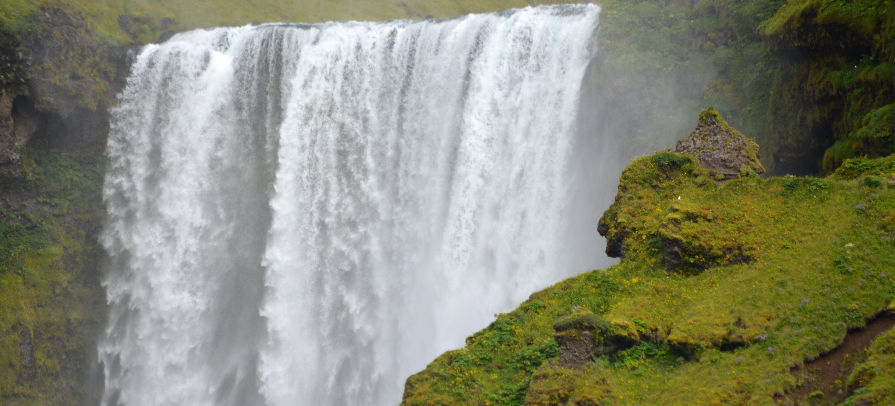 Voyage en Islande – Le Troll de Skógafoss